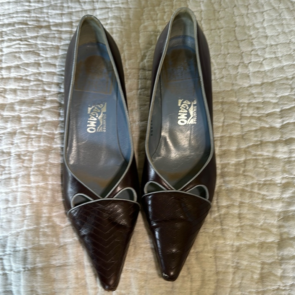 SALVATORE FERRAGAMO vintage pumps